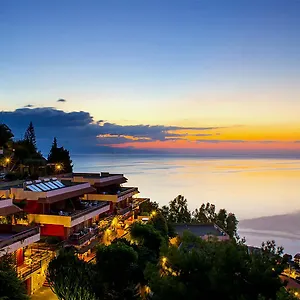 Taormina 3*, Letojanni Italia